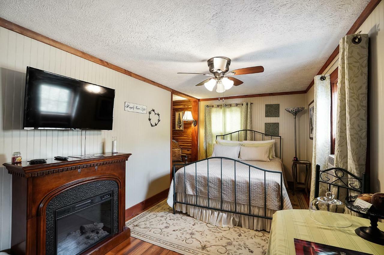 Hocking Hills Inn Логан Экстерьер фото