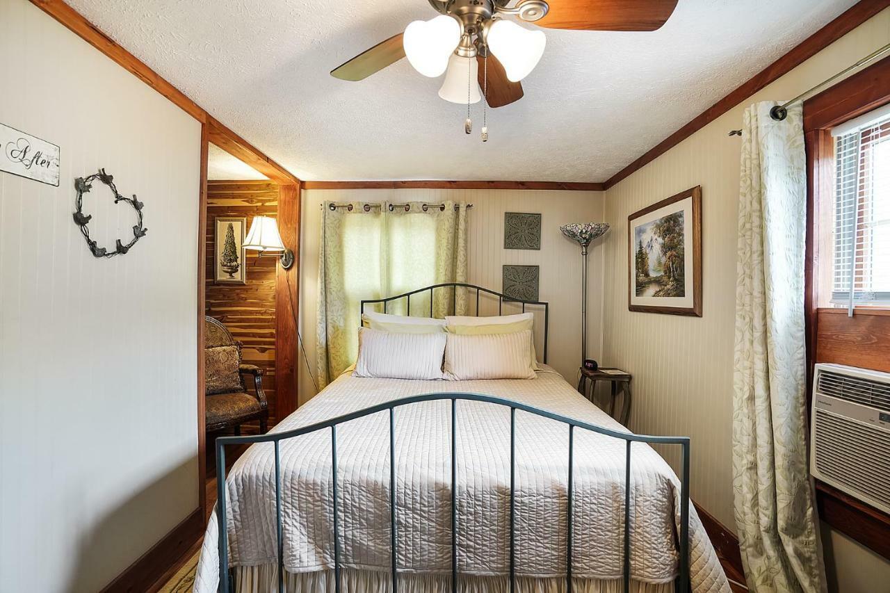 Hocking Hills Inn Логан Экстерьер фото