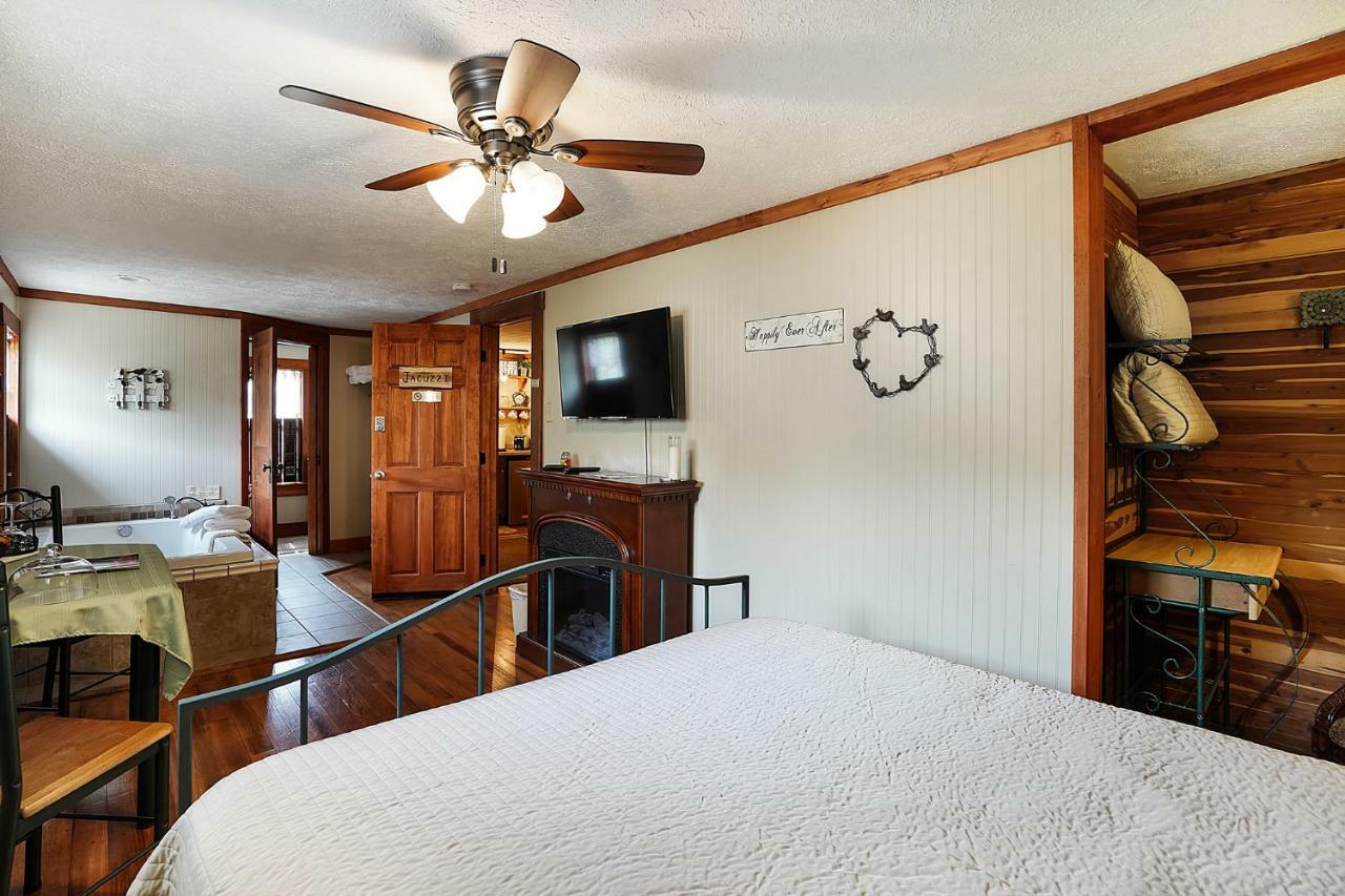 Hocking Hills Inn Логан Экстерьер фото