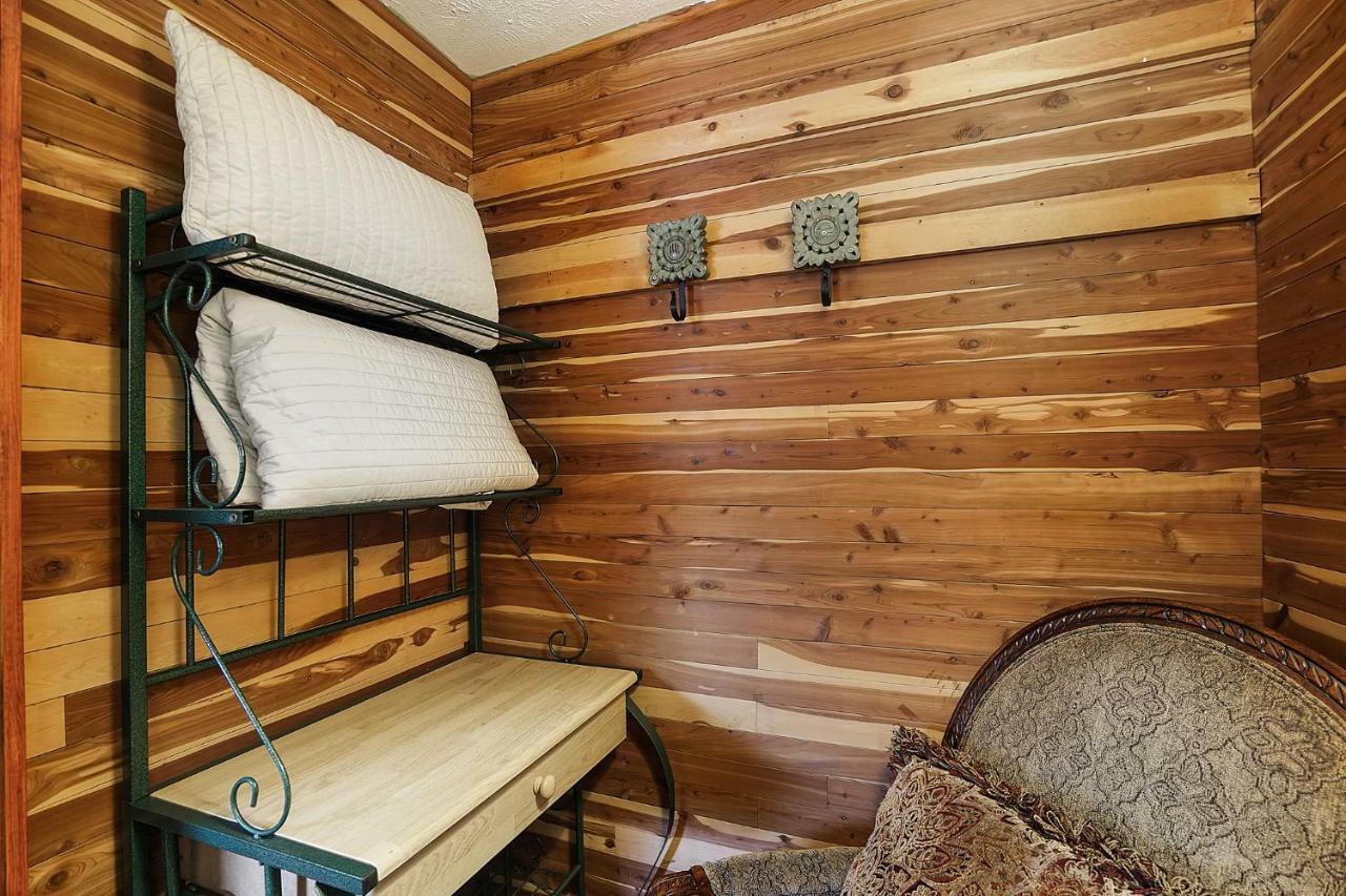 Hocking Hills Inn Логан Экстерьер фото