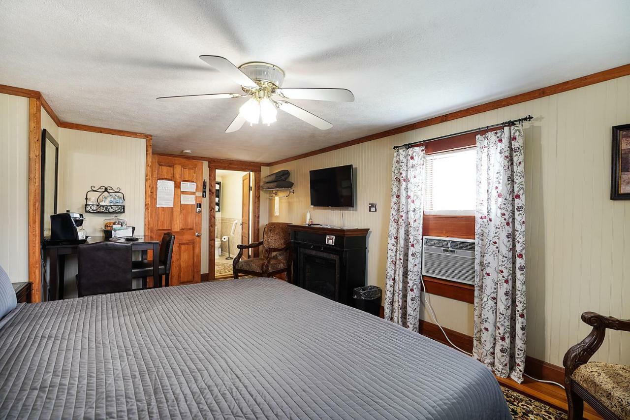 Hocking Hills Inn Логан Экстерьер фото